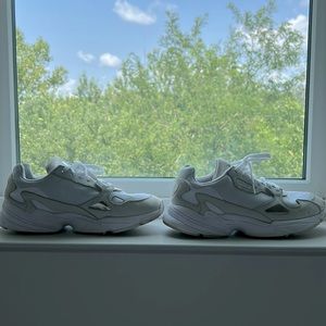 Adidas Falcons - US 8